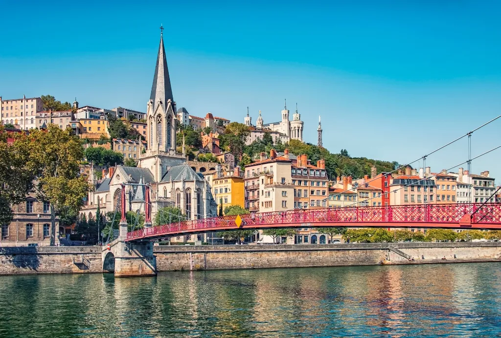 interdiction de rassemblements à Lyon.